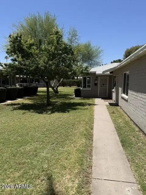 2545 E CLARENDON Avenue photo 2
