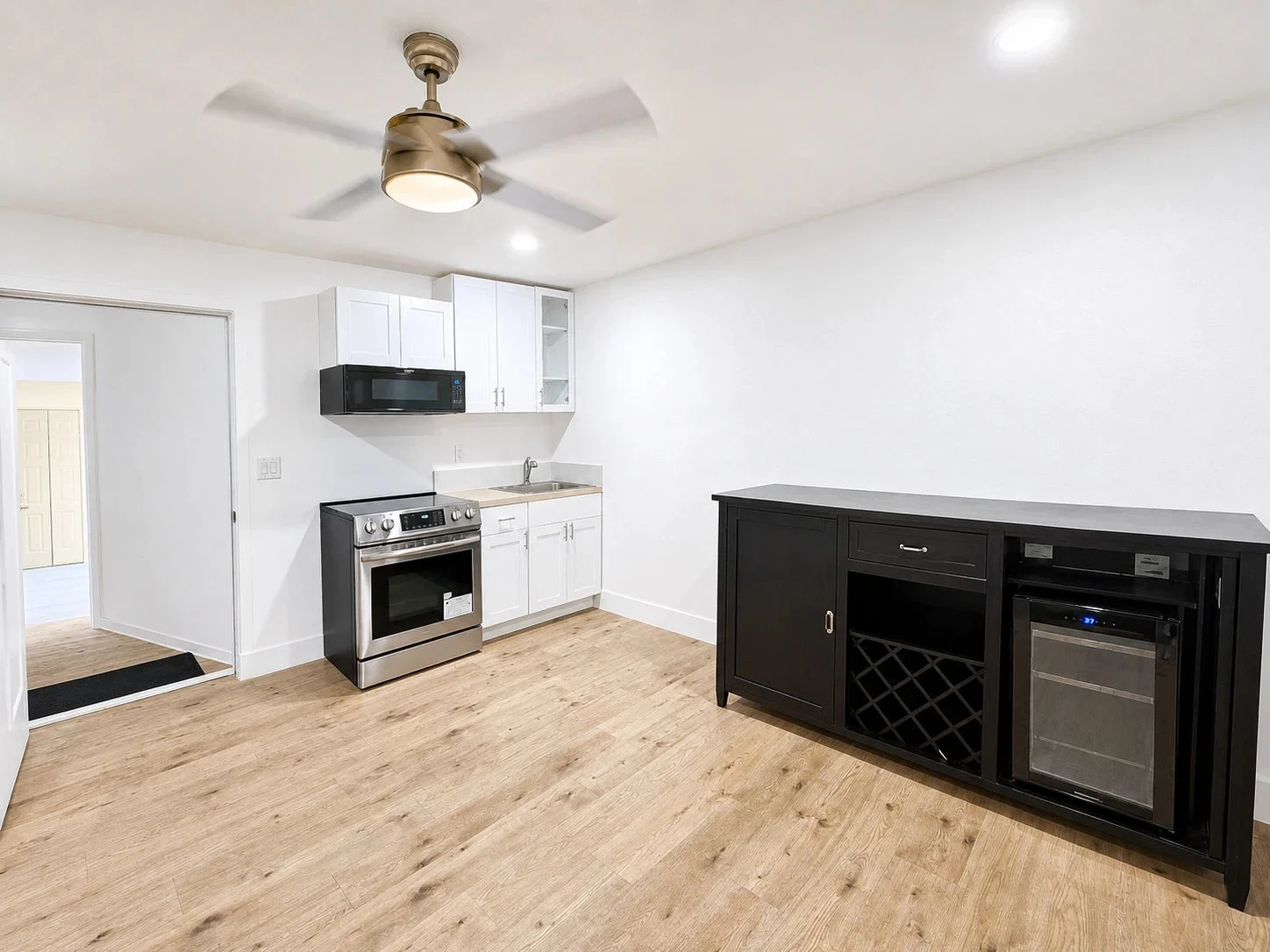 701 W Windsor Ave unit REAR photo 5