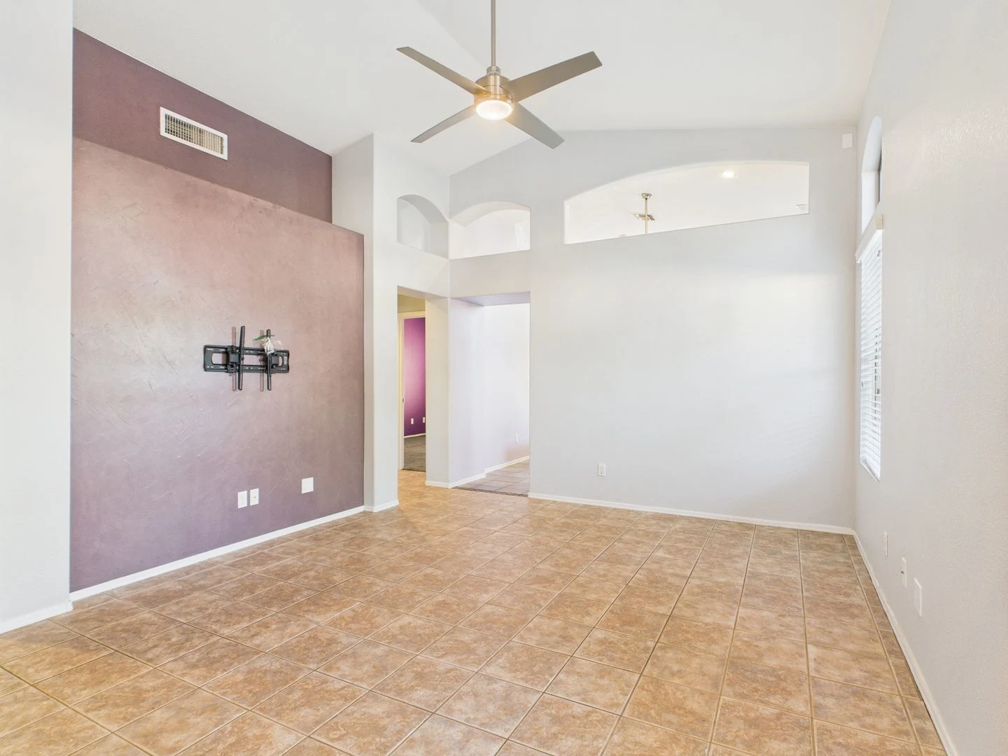 Charming 2-Bed Single-Story Home in Gated North Canyon Ranch | Pool & Turf photo 4