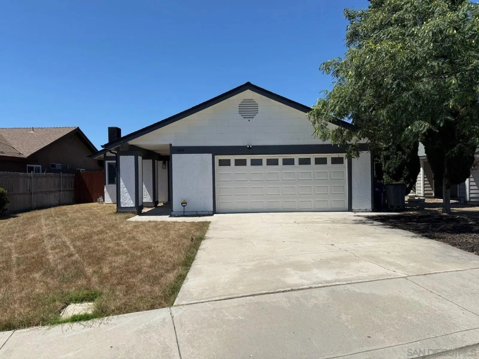 664 Carefree Dr photo 3