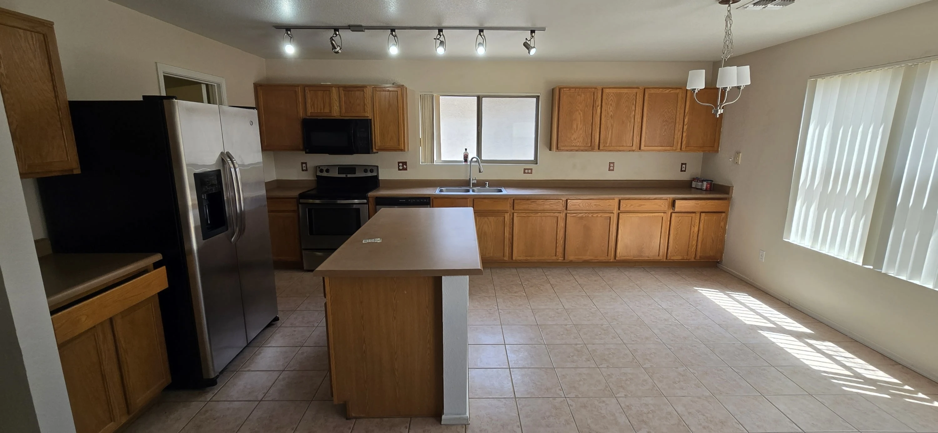 2369 E 35th Ave Apache Junction, AZ 85119 photo 4
