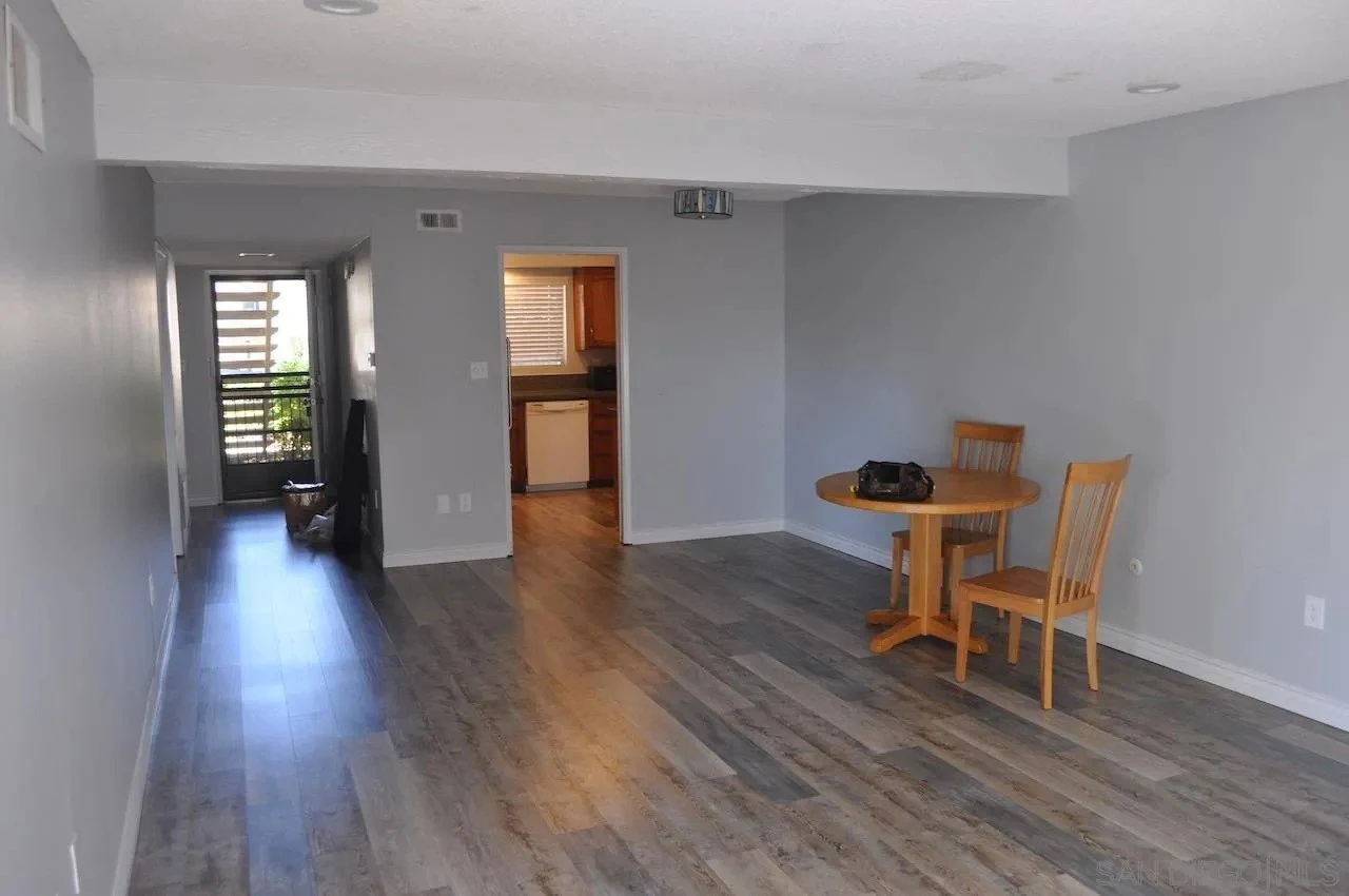 6808 Hyde Park Drive photo 4