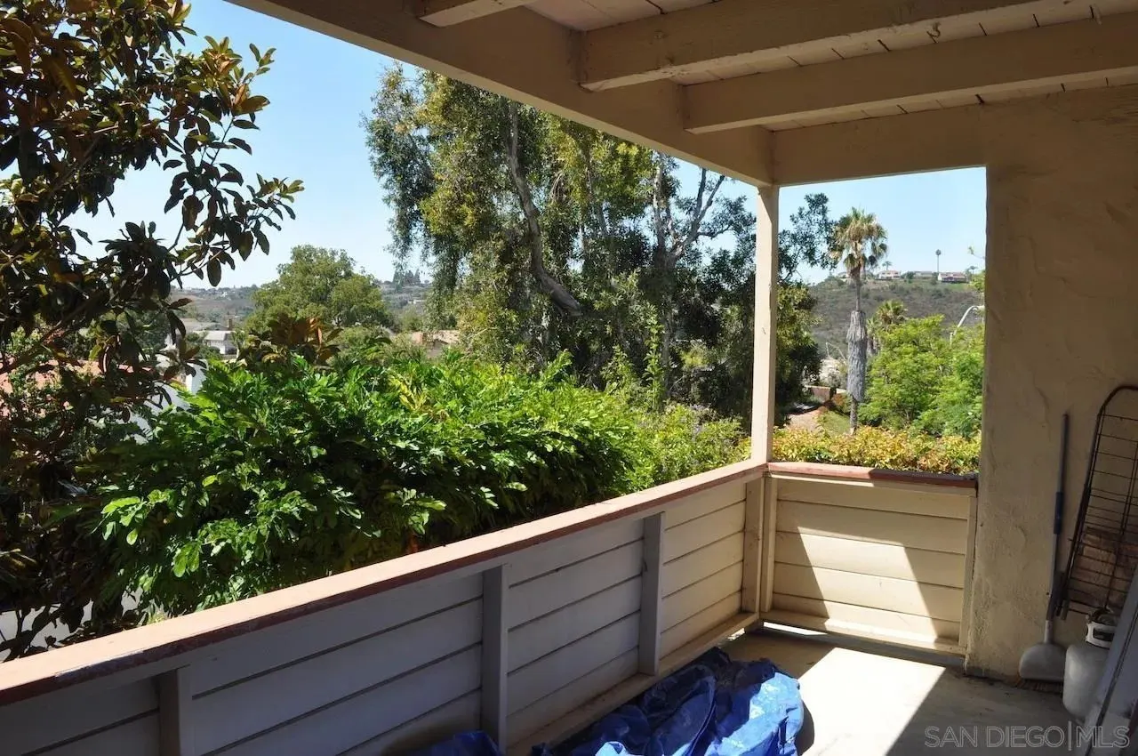 6808 Hyde Park Drive photo 5