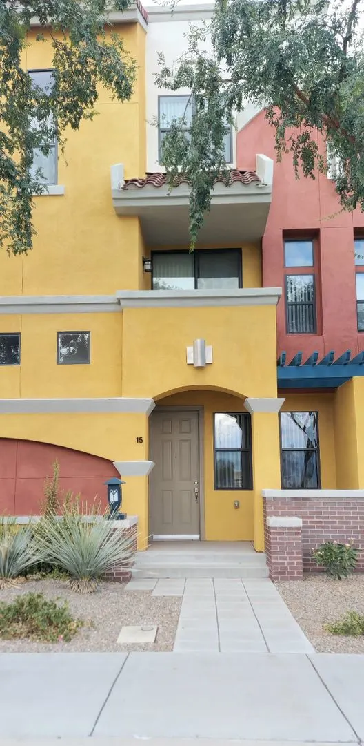 Great Downtown Chandler Location! Three Story Townhome! photo 2