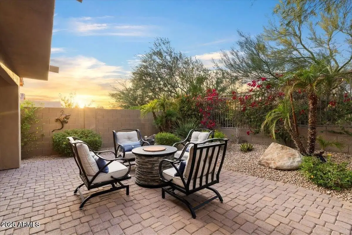10392 E Penstamin Dr Scottsdale, AZ 85255 photo 2