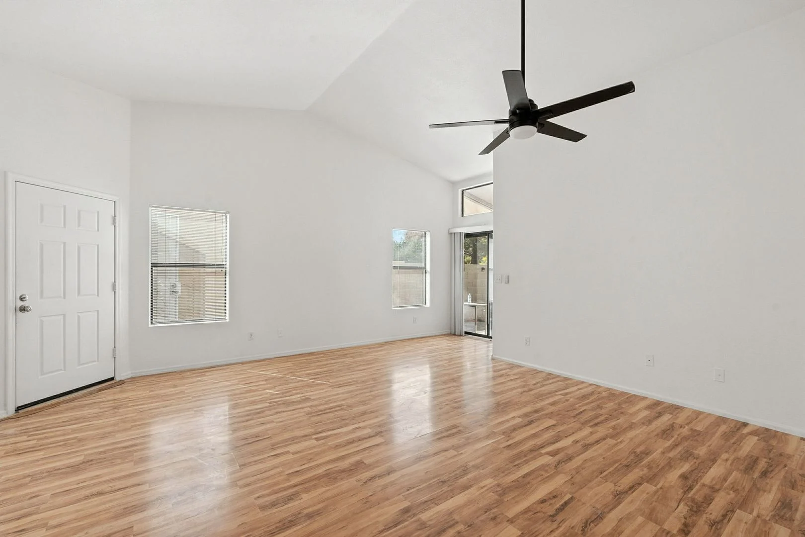 766 East Rosemonte Drive, Phoenix, AZ 85024 photo 4