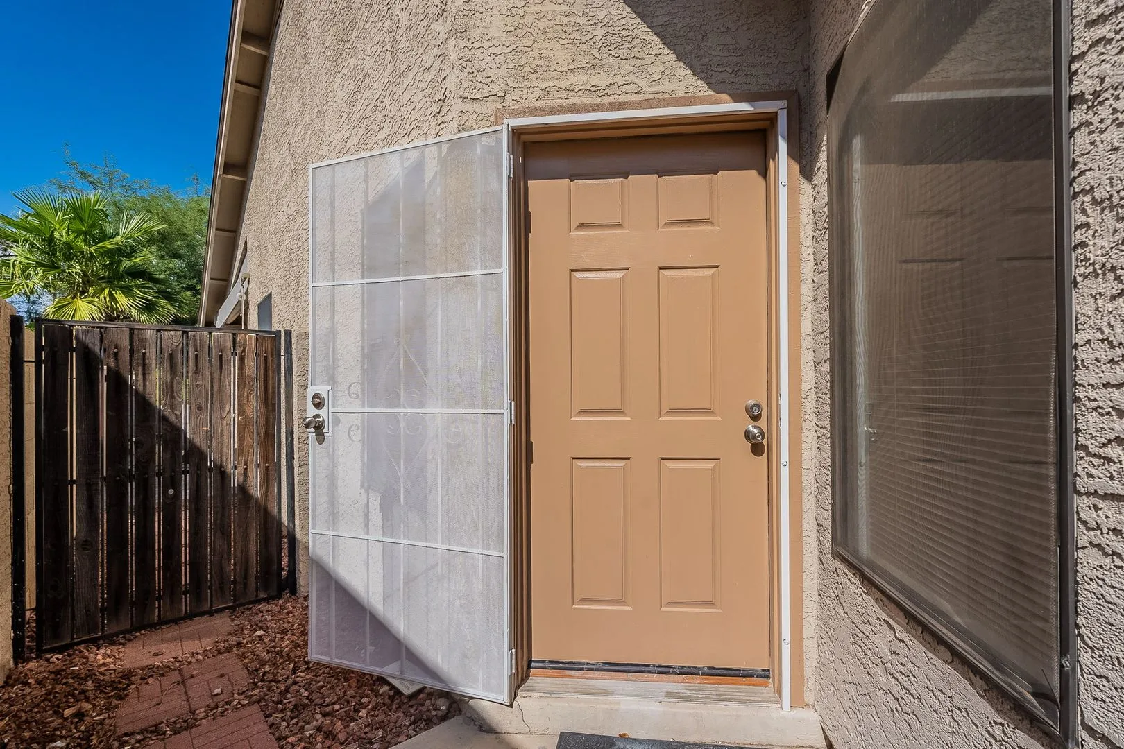 766 East Rosemonte Drive, Phoenix, AZ 85024 photo 3