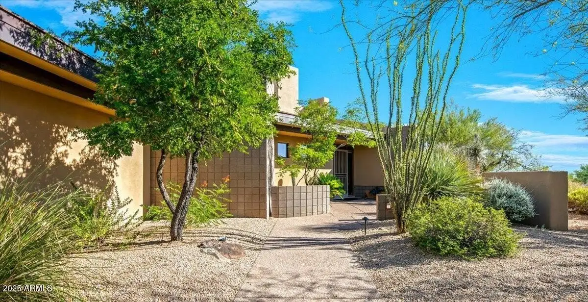10507 E Fernwood Ln Scottsdale, AZ 85262 photo 3