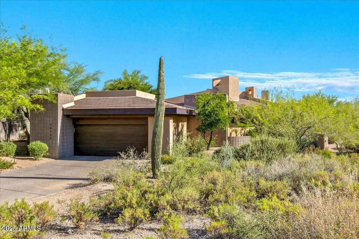 10507 E Fernwood Ln Scottsdale, AZ 85262 photo 2