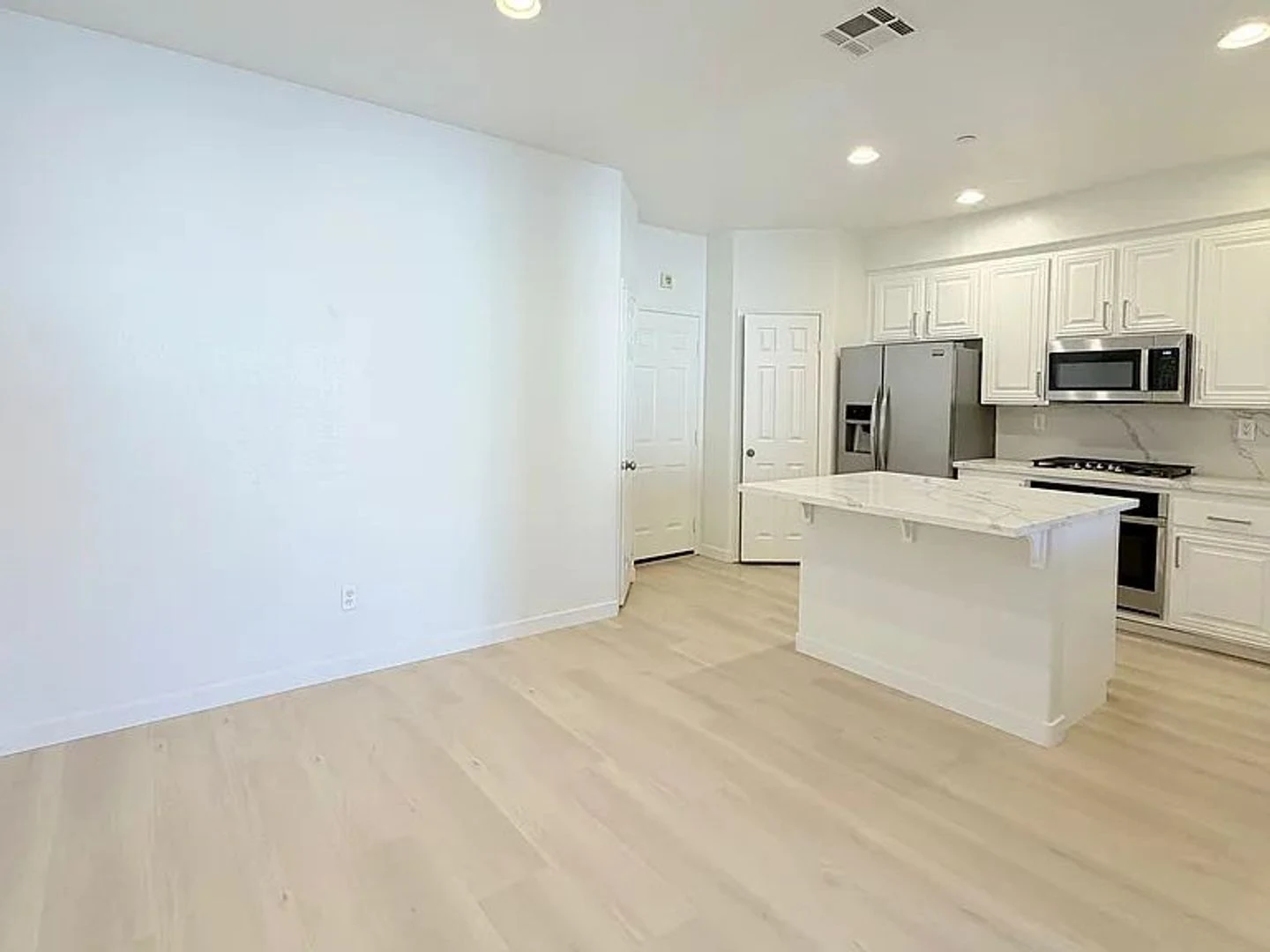 Newly Remodeled 2 Bedroom Townhome in Torrey Highlands photo 5