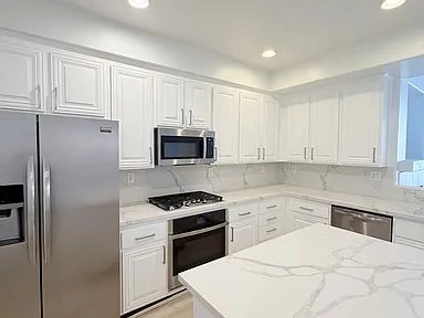 Newly Remodeled 2 Bedroom Townhome in Torrey Highlands photo 2