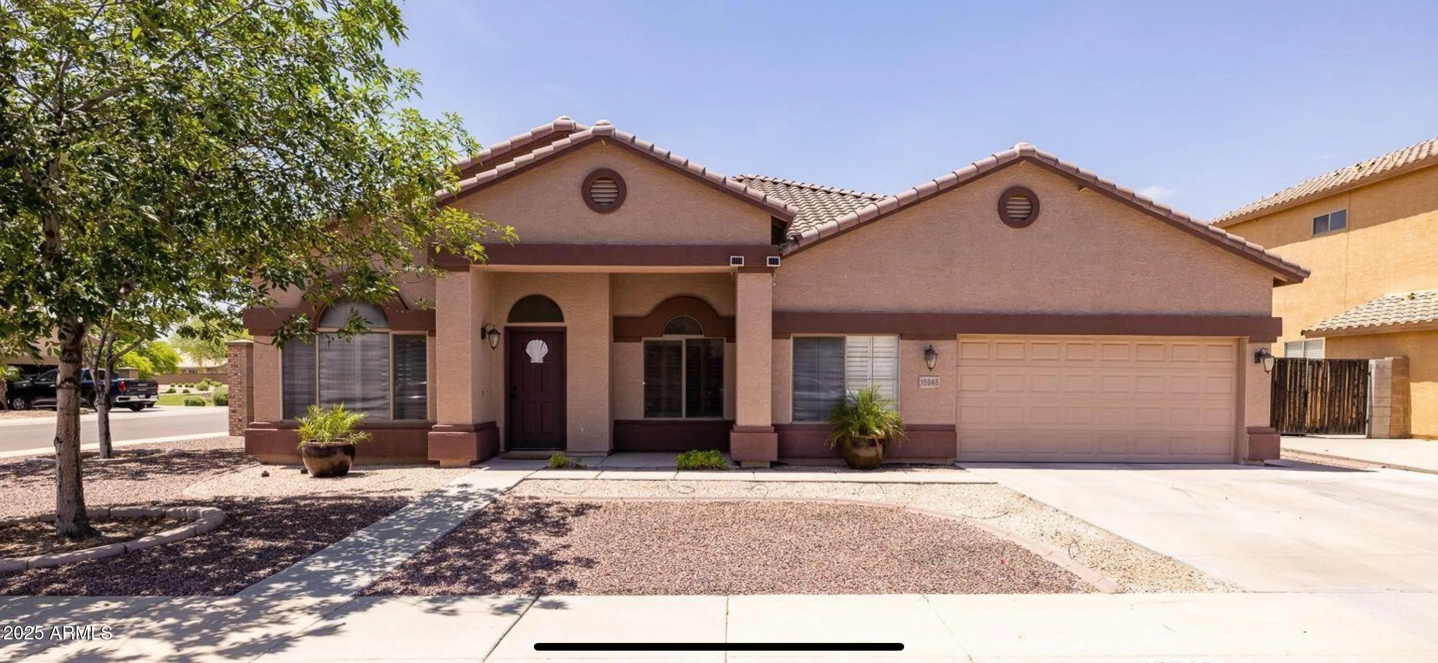 15946 N NAEGEL Drive photo 2