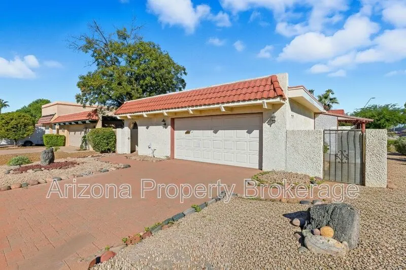 2192 E Balboa Dr Tempe, AZ 85282 photo 3