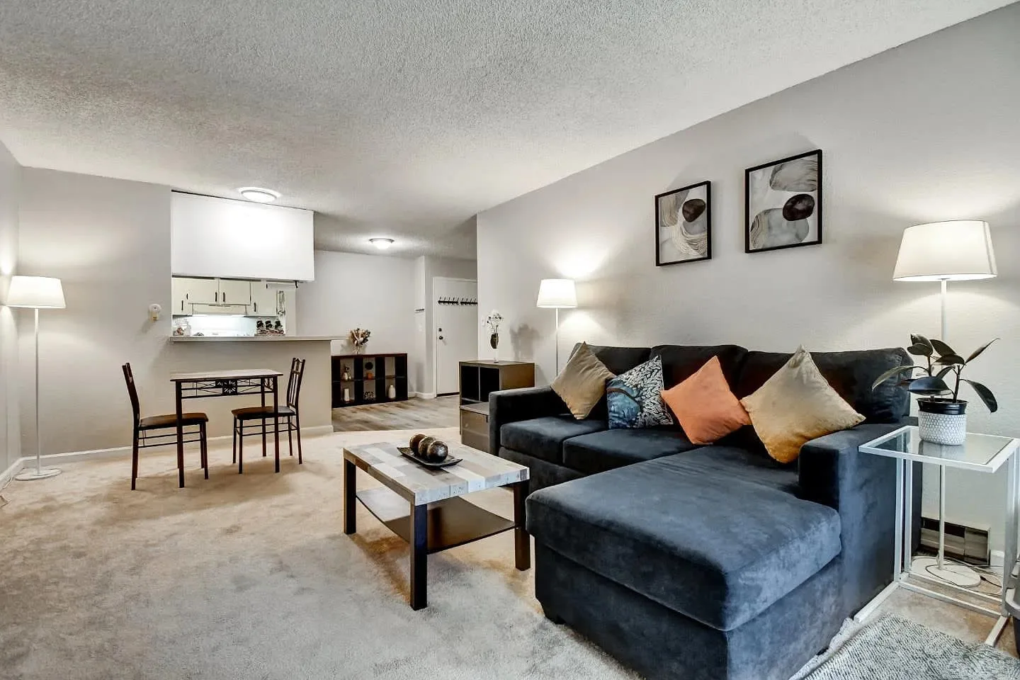 377 Mandarin Dr Apt 305 photo 3