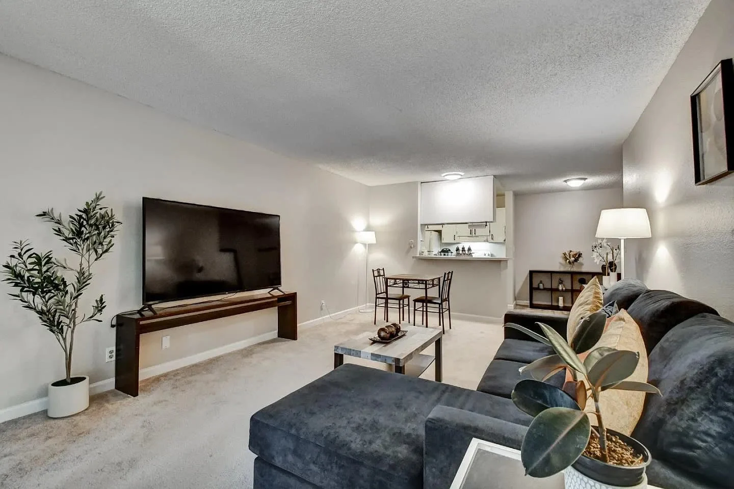 377 Mandarin Dr Apt 305 photo 5
