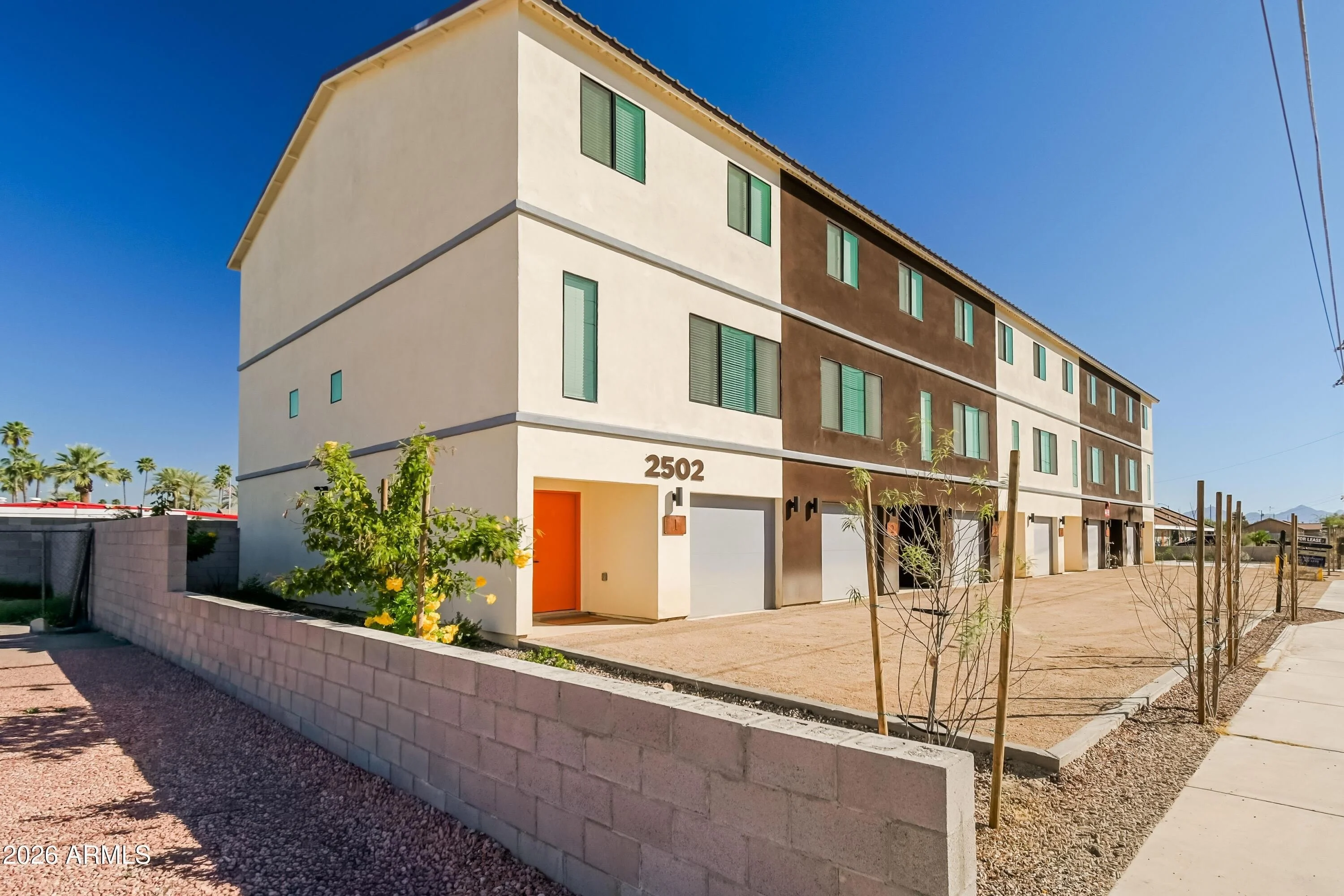 2502 E Paradise Ln Phoenix, AZ 85032 photo 2