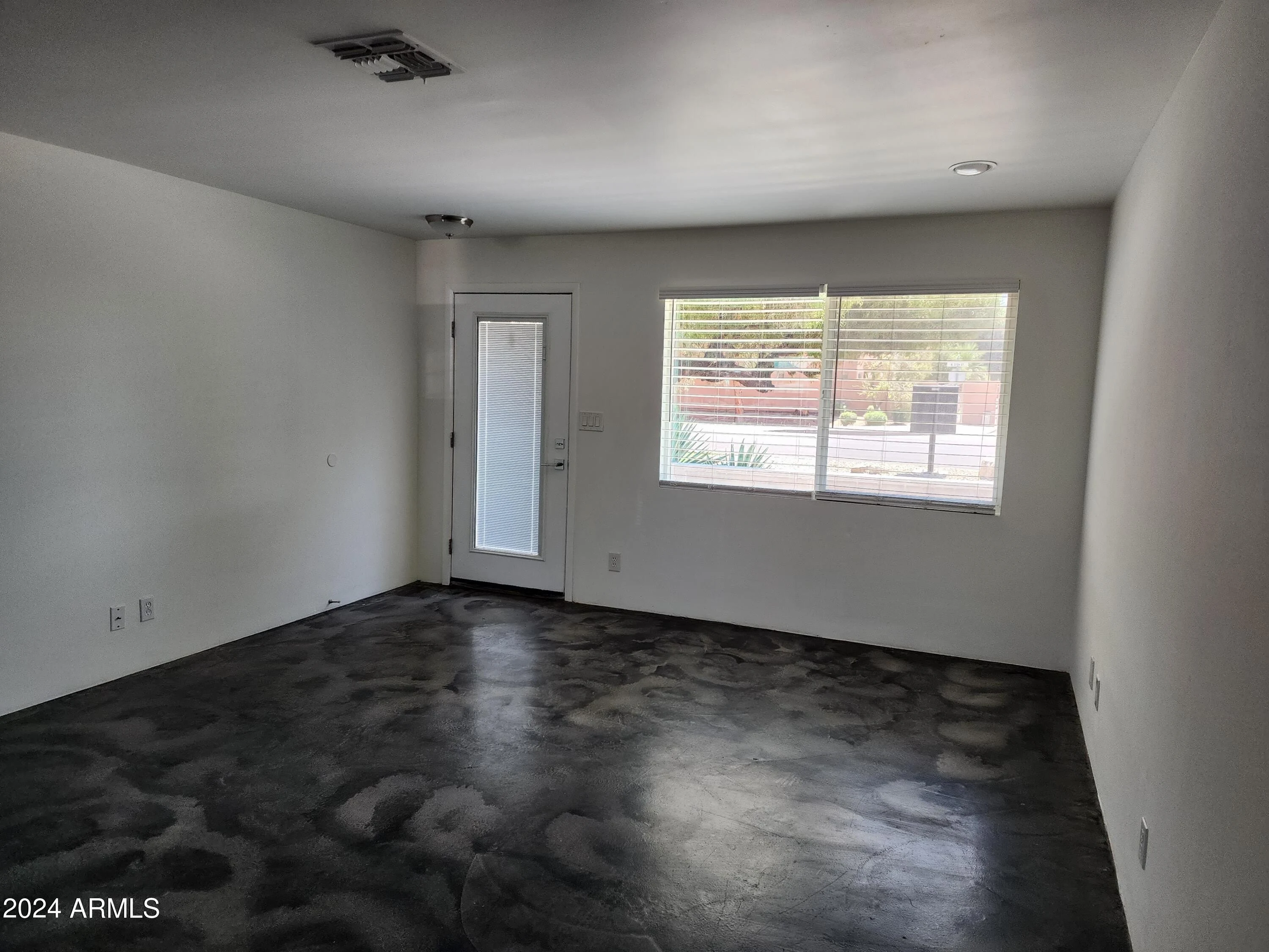 3416 N 37th St Phoenix, AZ 85018 photo 4