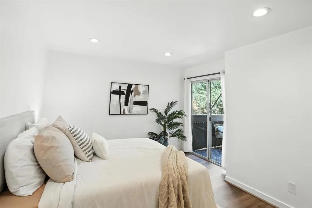 7974 Mission Center Ct photo 2