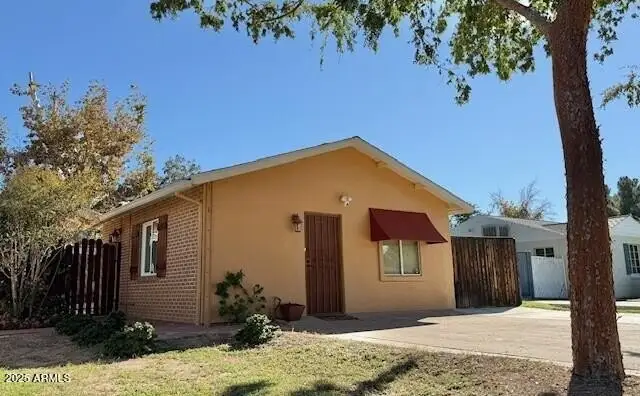 4219 N 33rd St Phoenix, AZ 85018