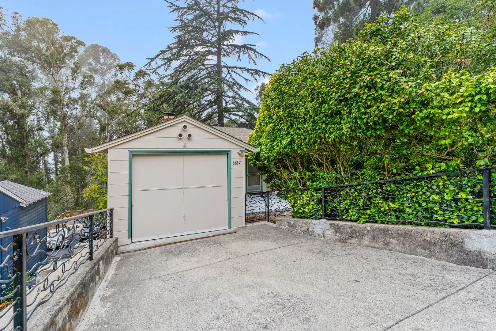 6857 Armour Drive, Oakland, CA 94611 photo 2