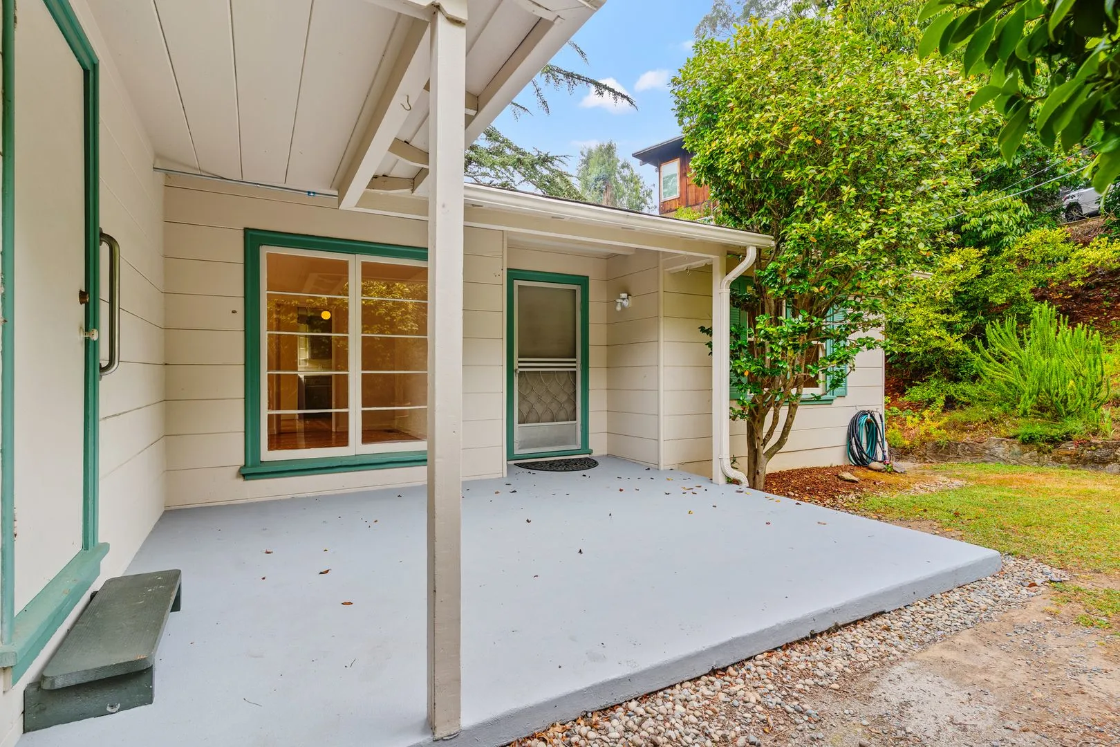 6857 Armour Drive, Oakland, CA 94611 photo 3