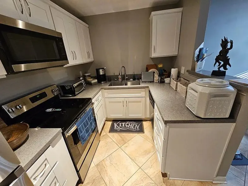 2622 Torrey Pines Rd photo 2