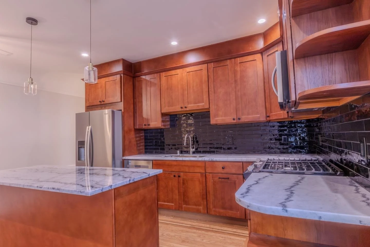 2018 Oakdale AVE photo 5