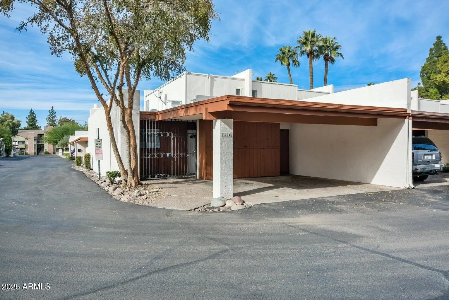 3224 S El Camino Dr Tempe, AZ 85282 photo 2