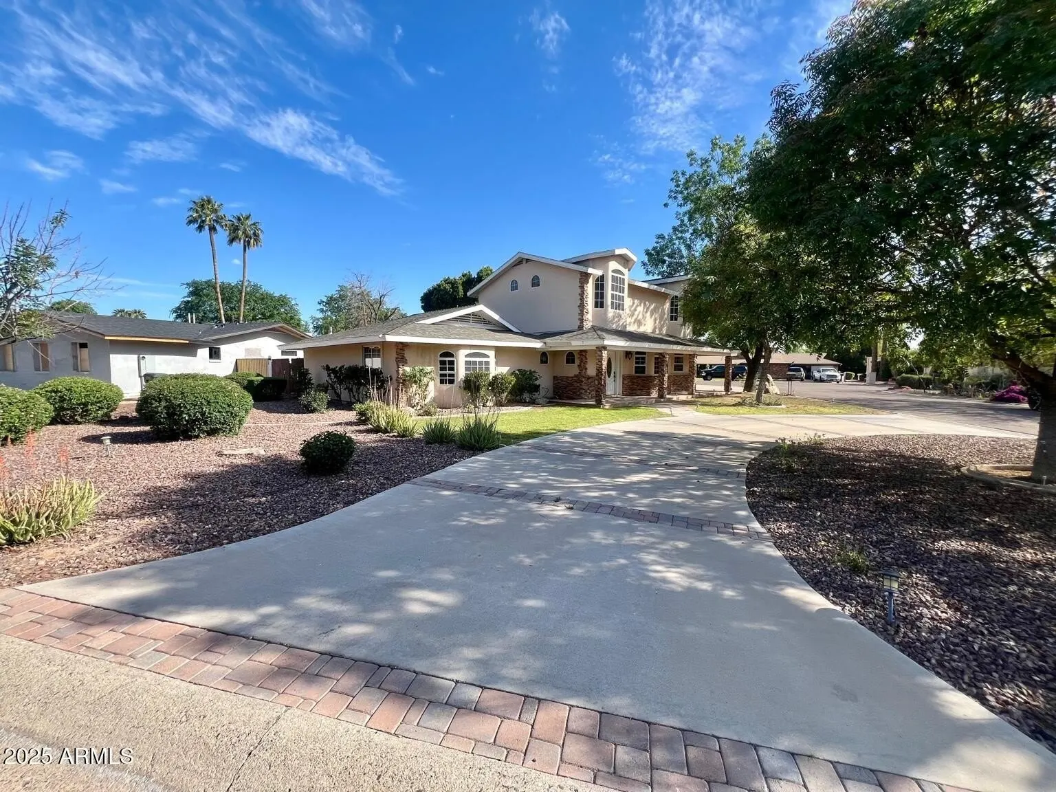 219 W Harmont Dr Phoenix, AZ 85021 photo 5