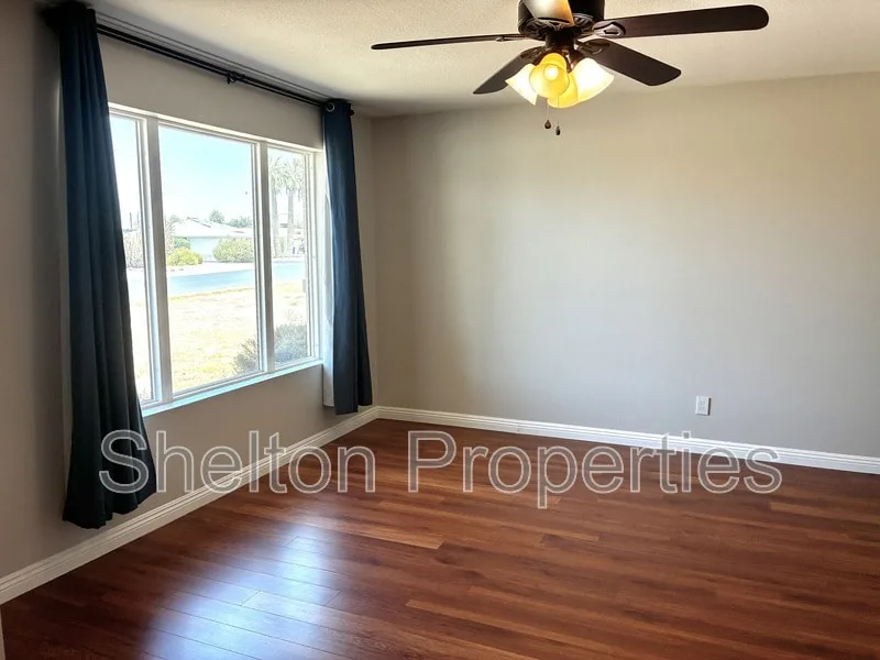 523 E Malibu Dr Tempe, AZ 85282 photo 5