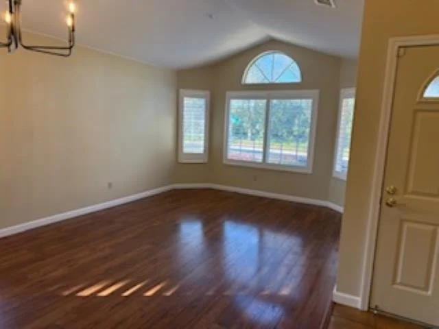 4723 Maureen Cir photo 2