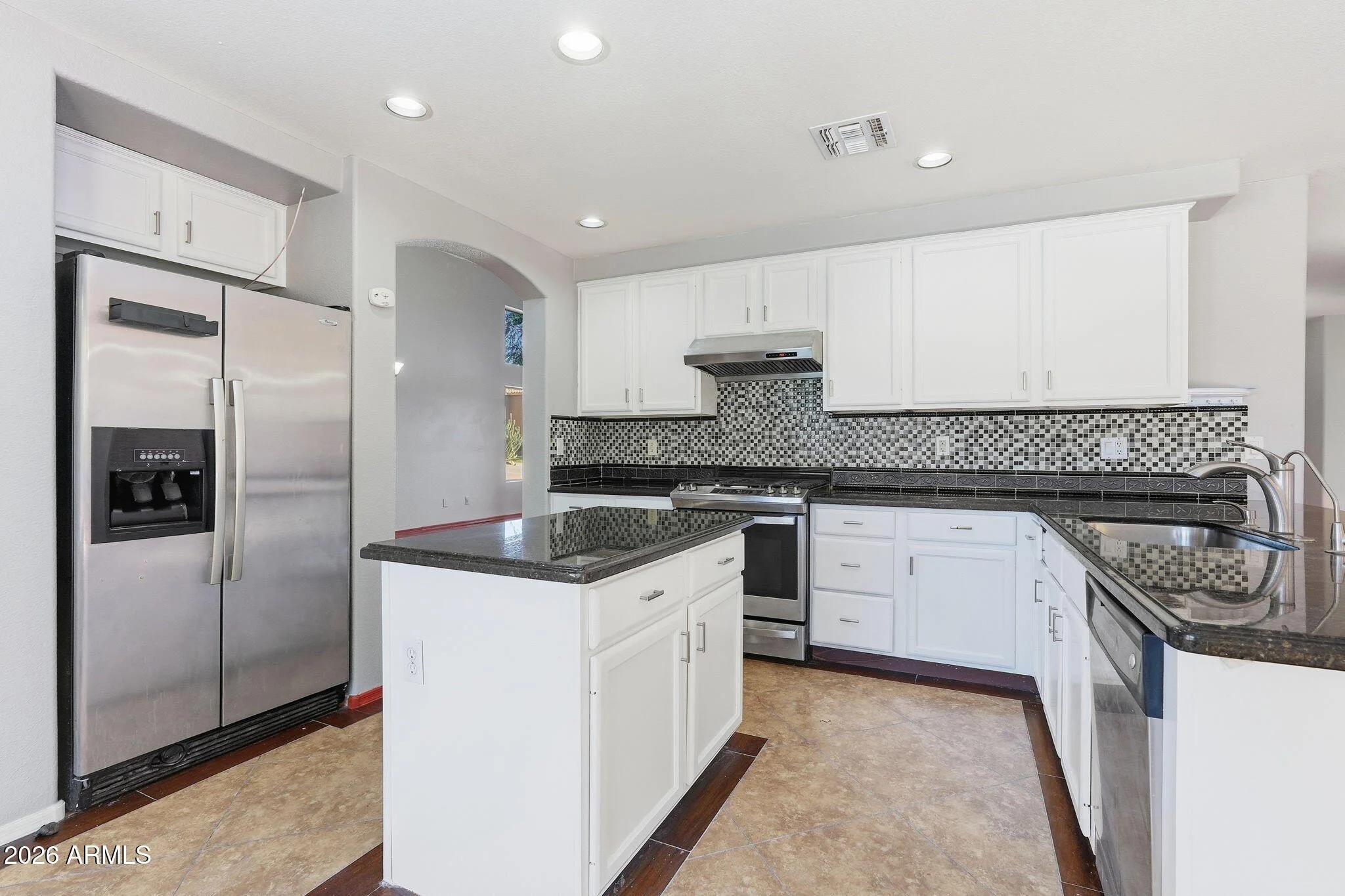 1166 E STOTTLER Drive photo 4
