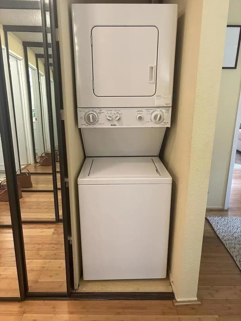 Beautifully Updated Condo In A Highly Desirable photo 3