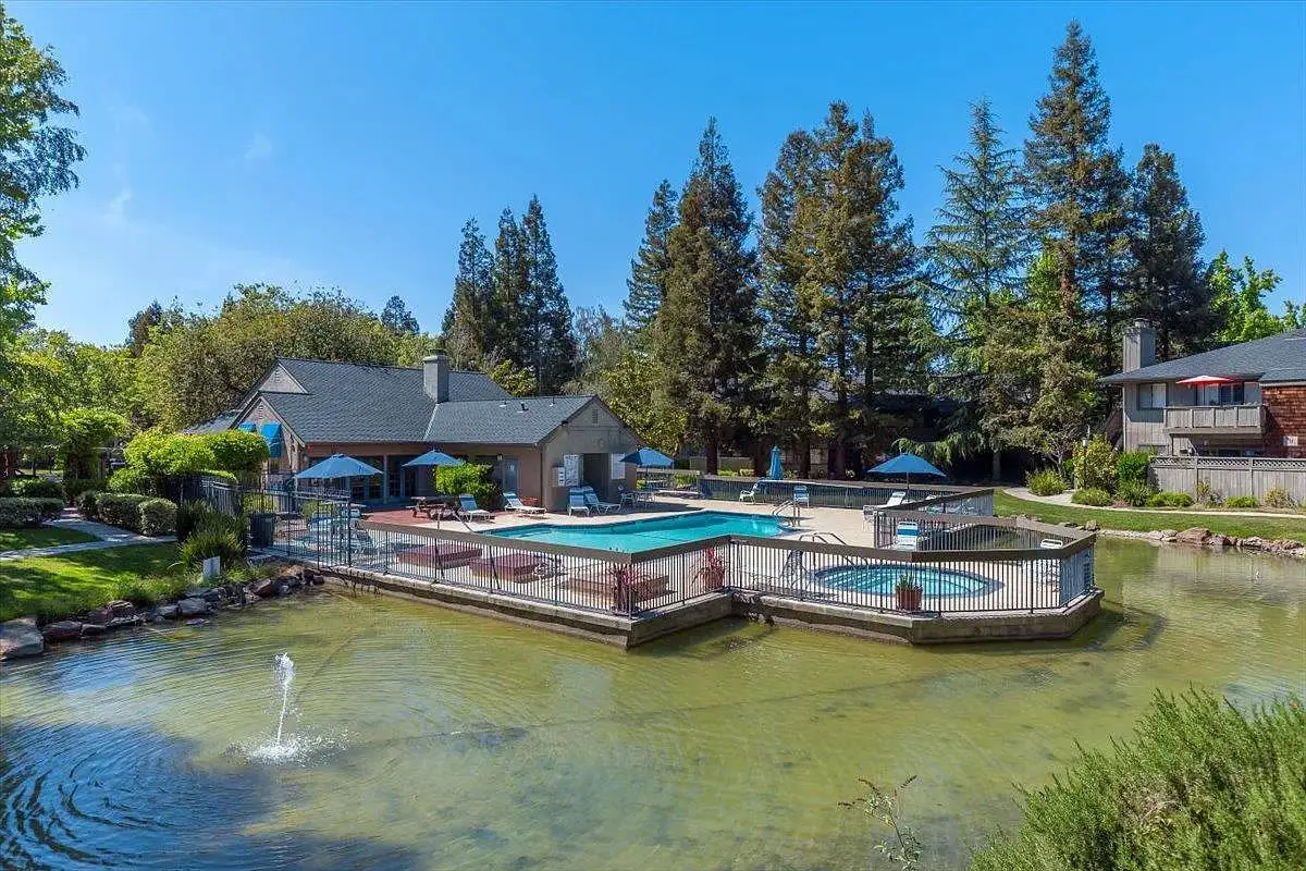 Beautifully Updated Condo In A Highly Desirable photo 5