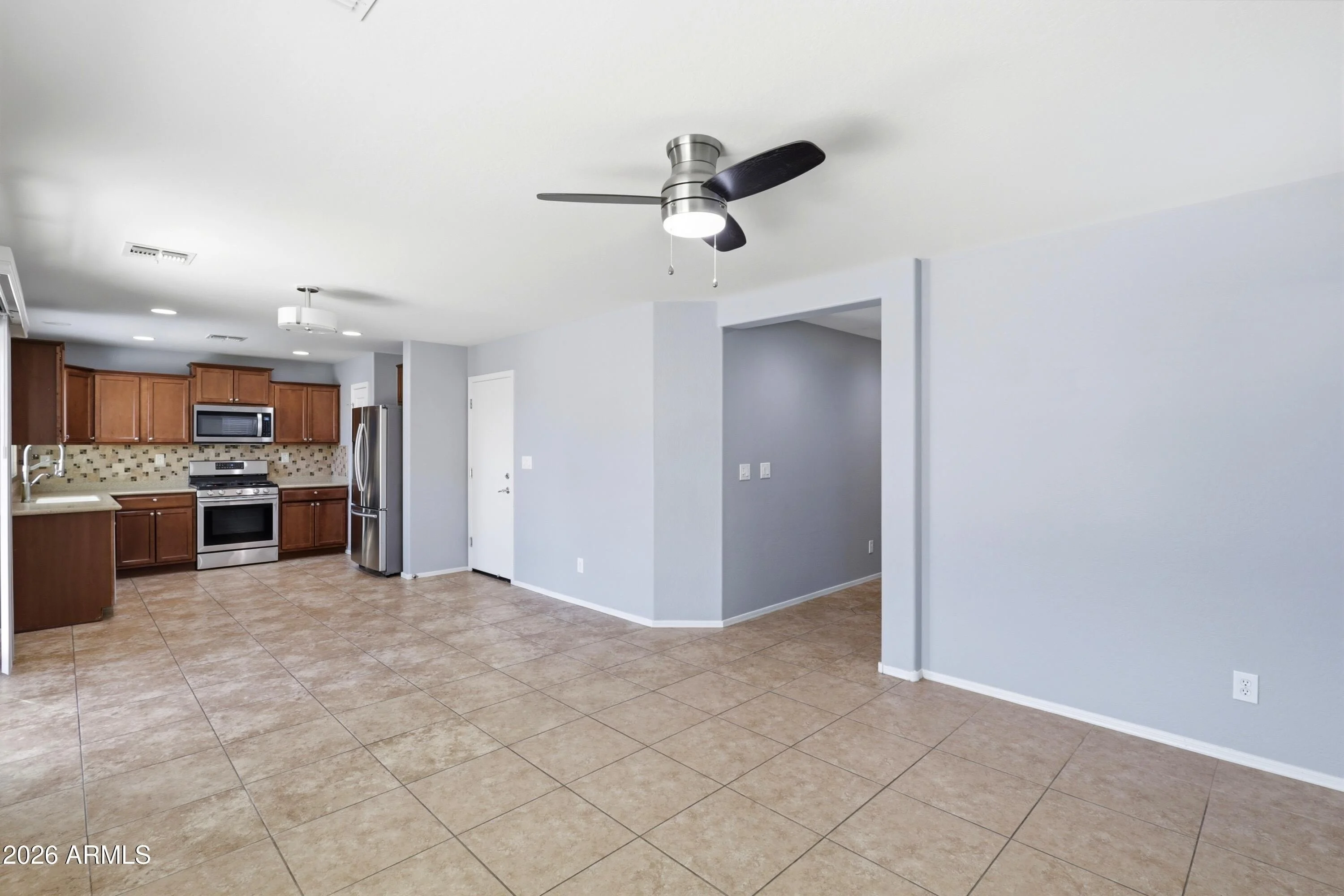 1717 W Buckhorn Trail Phoenix, AZ 85085 photo 4