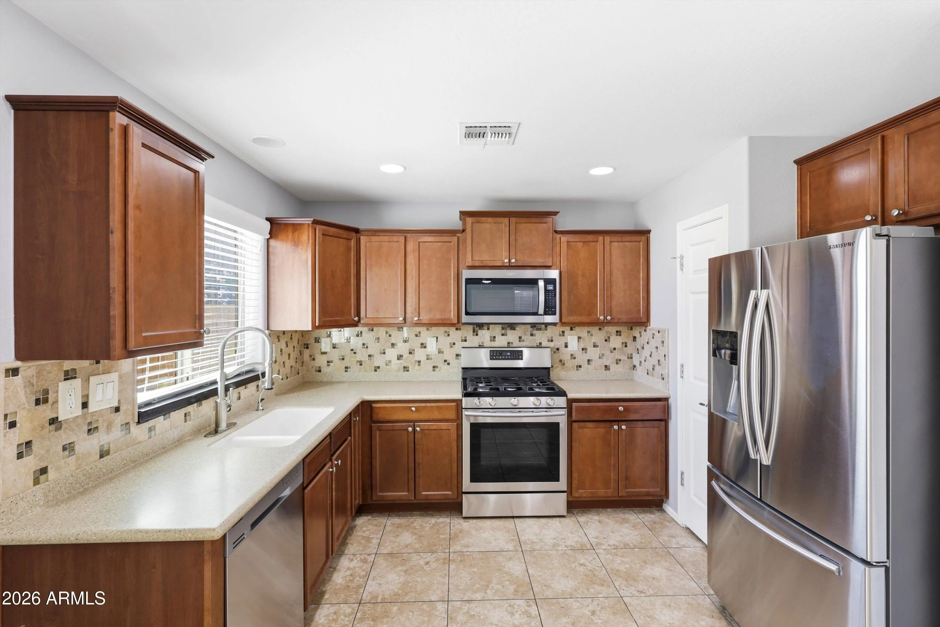 1717 W Buckhorn Trail Phoenix, AZ 85085 photo 3