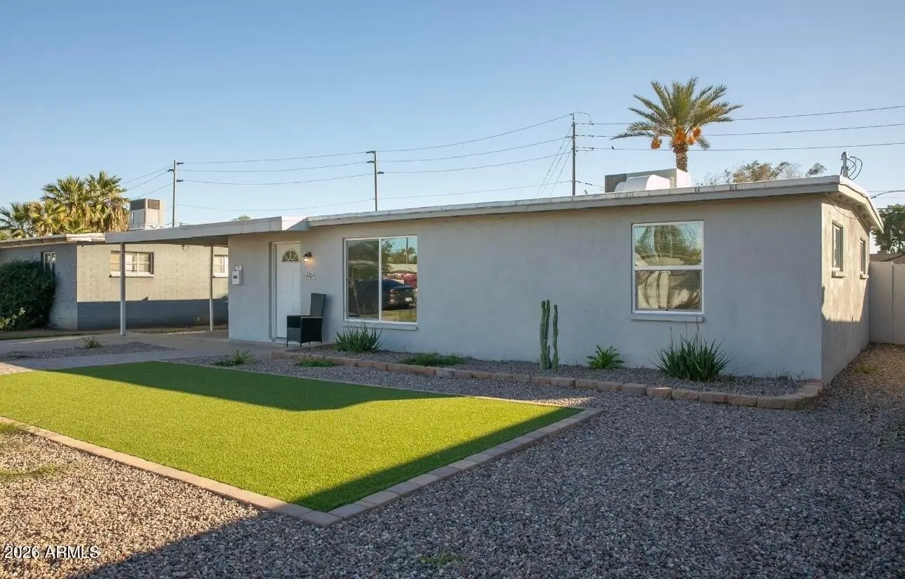 2205 W Cambridge Ave Phoenix, AZ 85009 photo 2