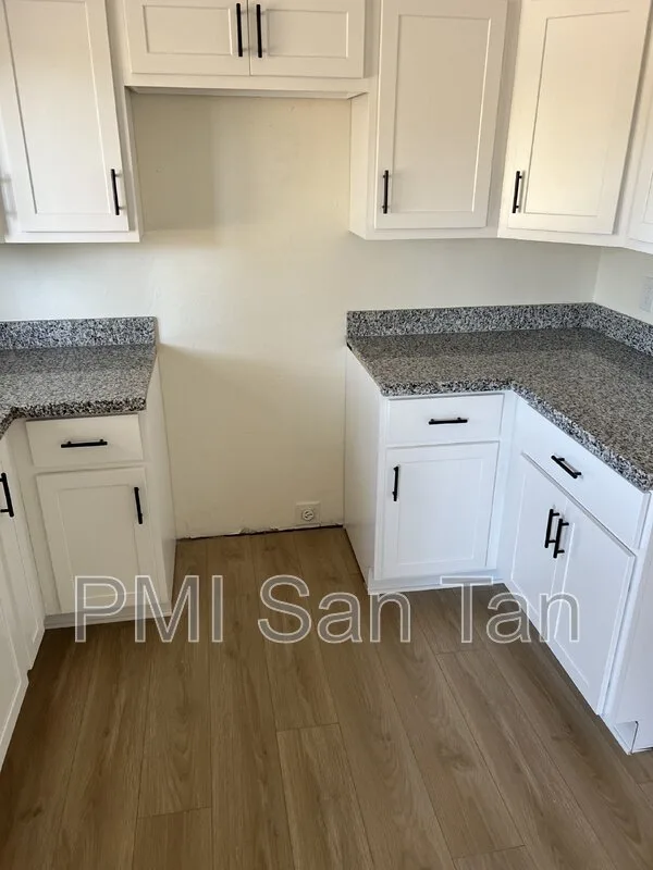 10 W Concorda Dr Tempe, AZ 85282 photo 4