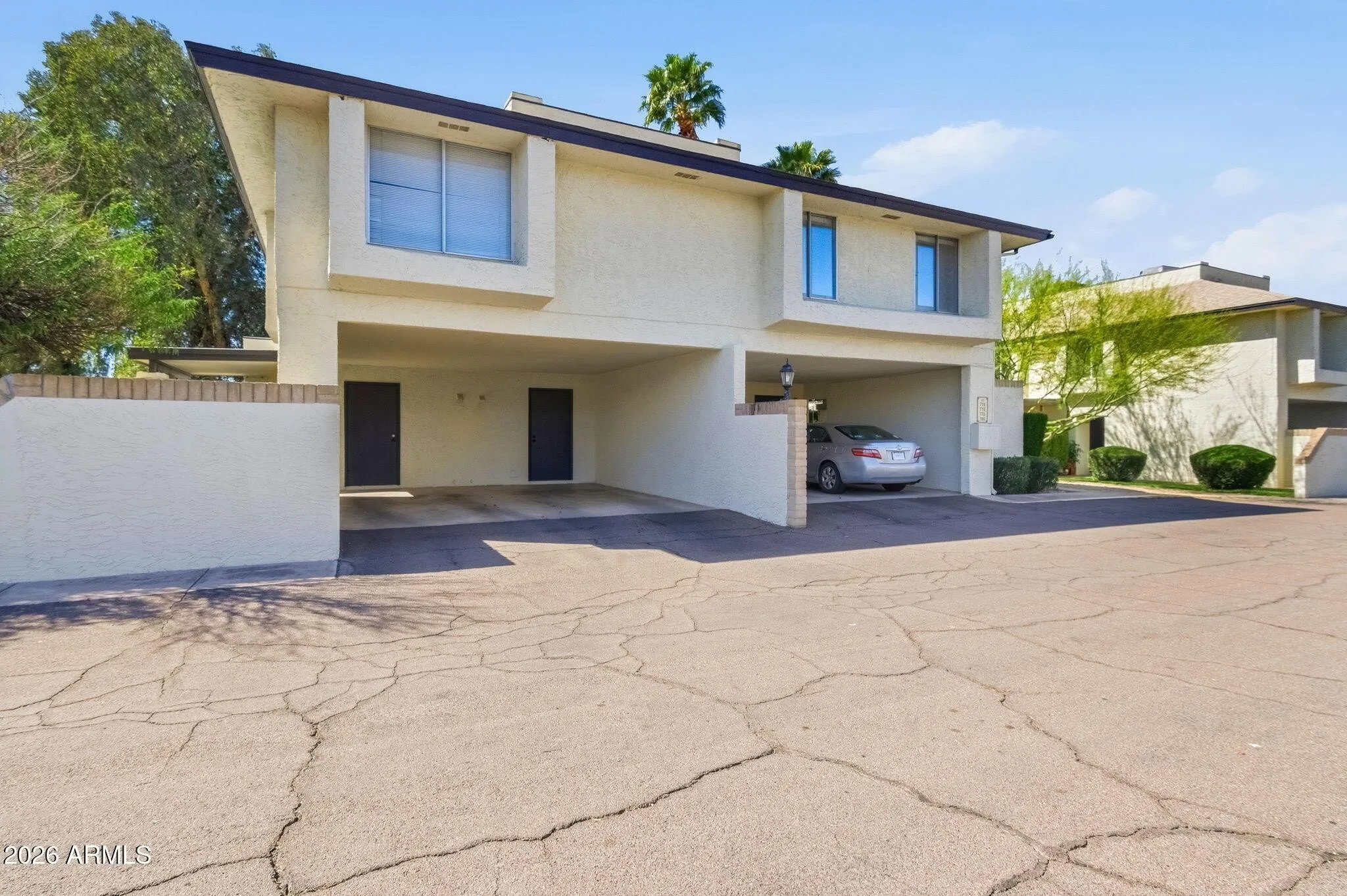 780 E Eugie Ave Phoenix, AZ 85022 photo 2