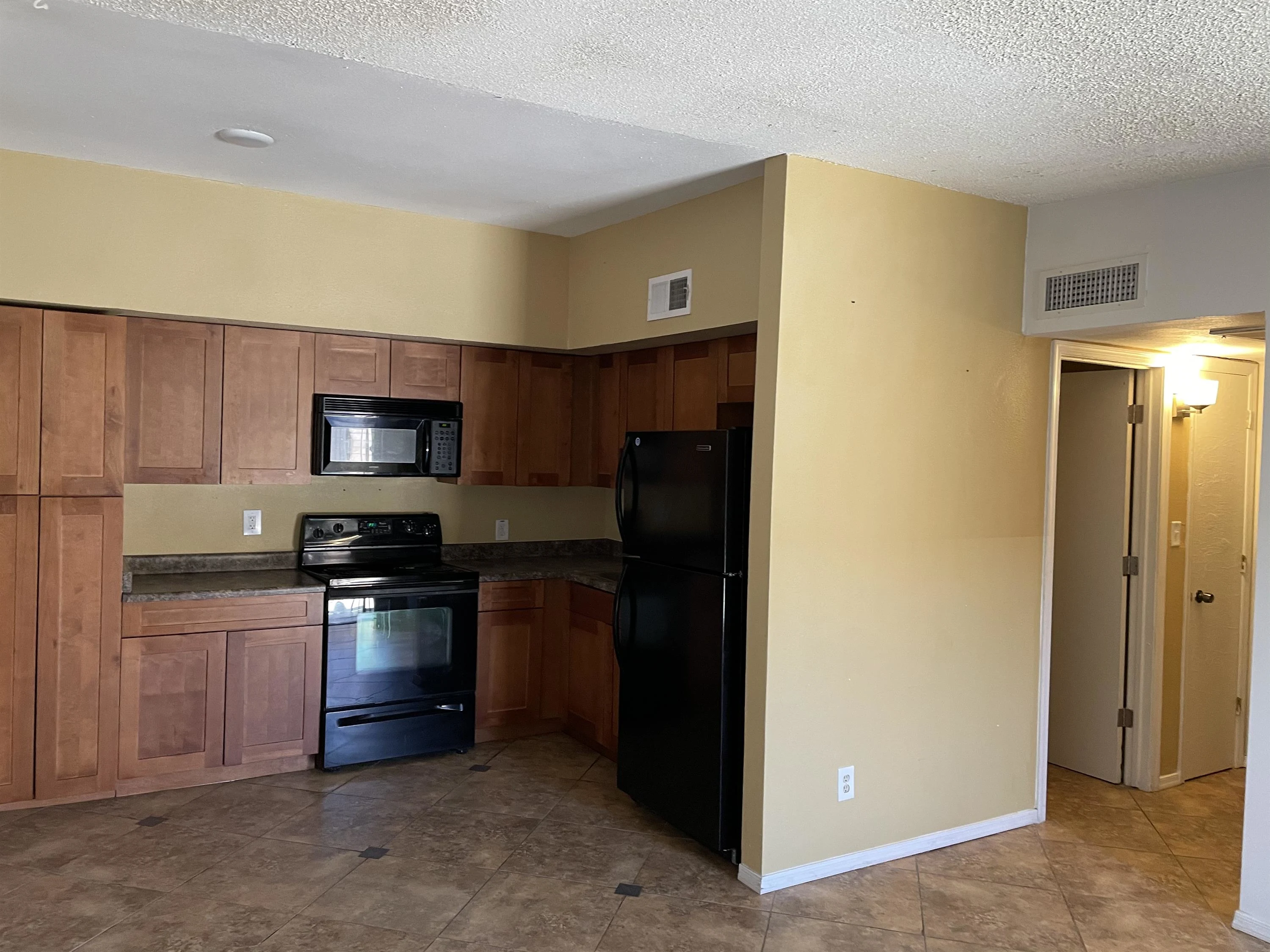 6749 West Myrtle Ave unit 1 photo 2