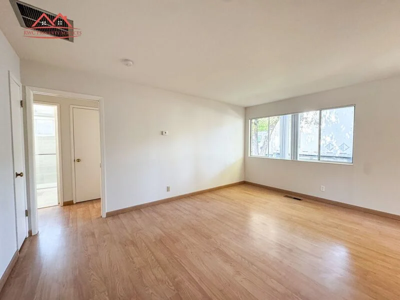 411 College Ave photo 5