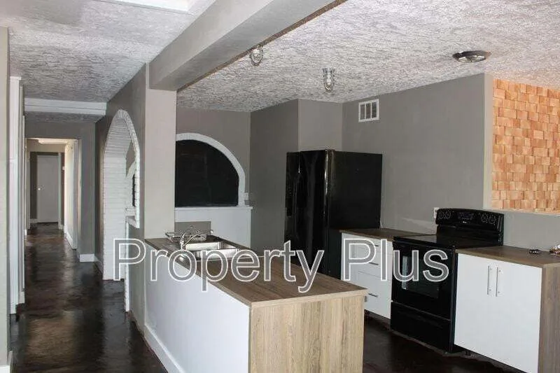 1228 S McKemy St Tempe, AZ 85281 photo 2