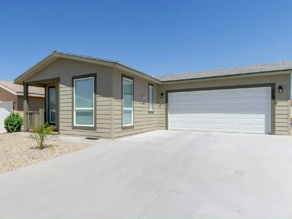 3301 S. Goldfield Road photo 2