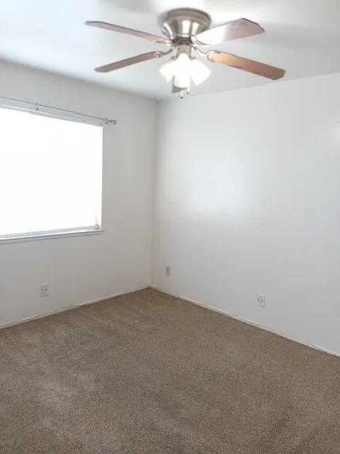 664 Lincoln Rd E, Unit 664 Rental photo 5
