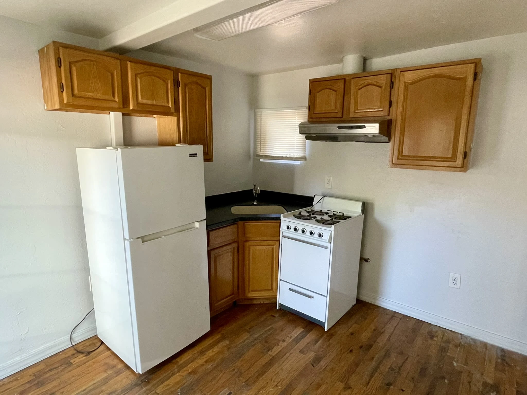 1216 W Roosevelt St Phoenix, AZ 85007 photo 2