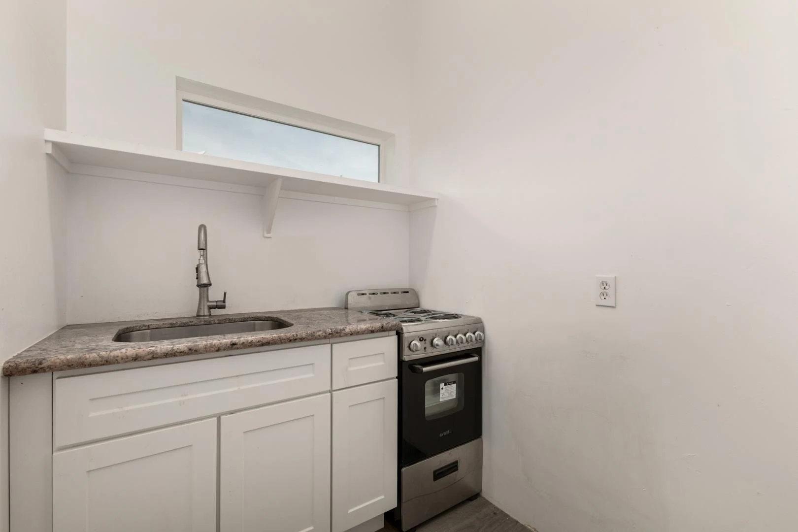 1933 E Monroe St #1 photo 5