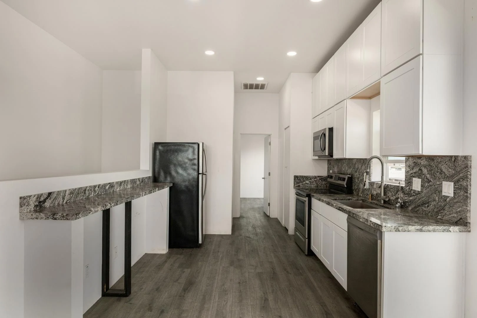 1933 E Monroe St #1 photo 4