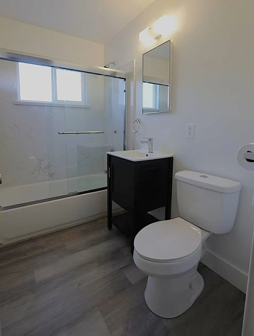 Coming Soon - 2 Bedroom, 1 Bath With Laminating Flooring photo 5
