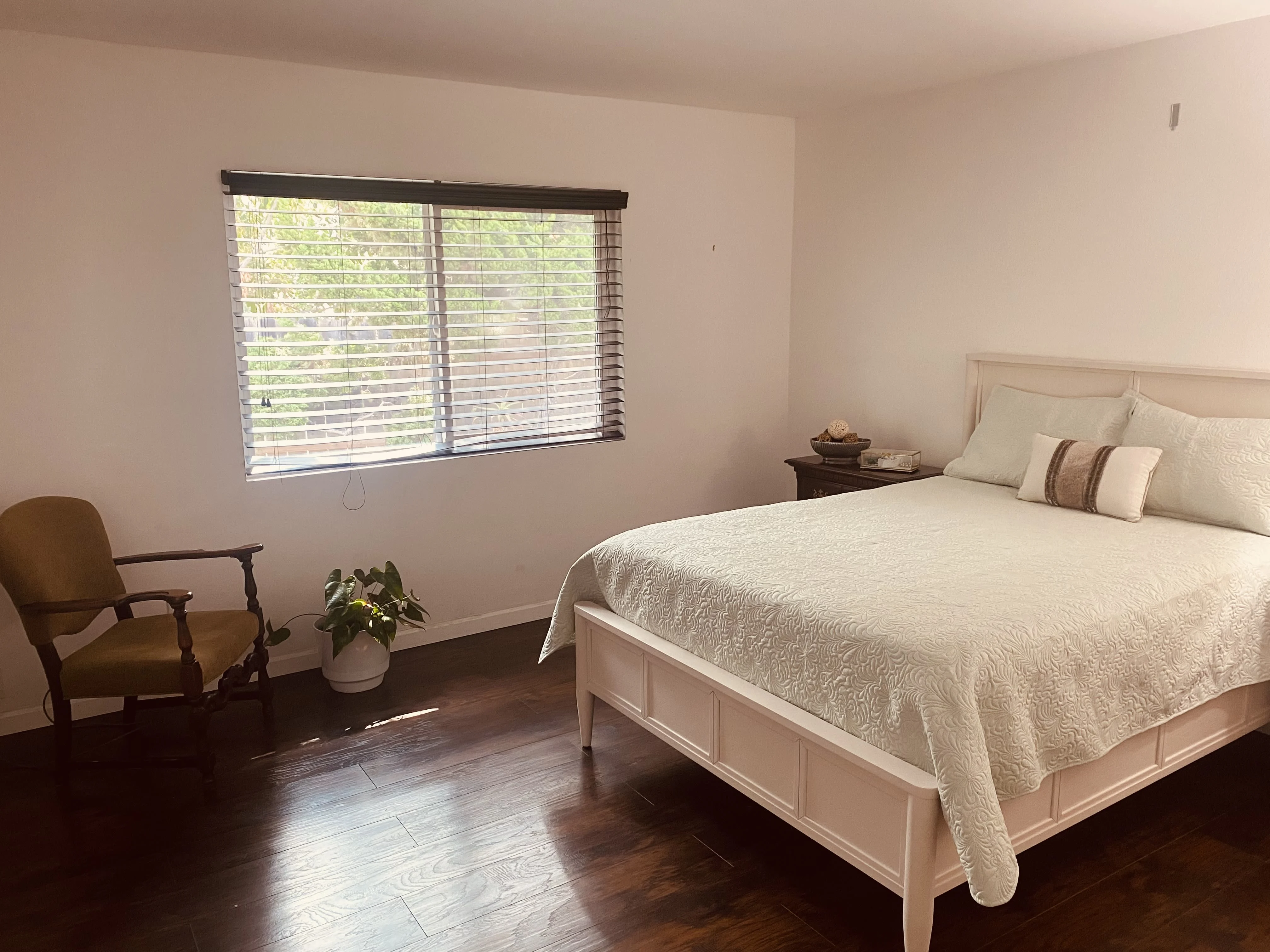 3060 Saddlewood Drive photo 4
