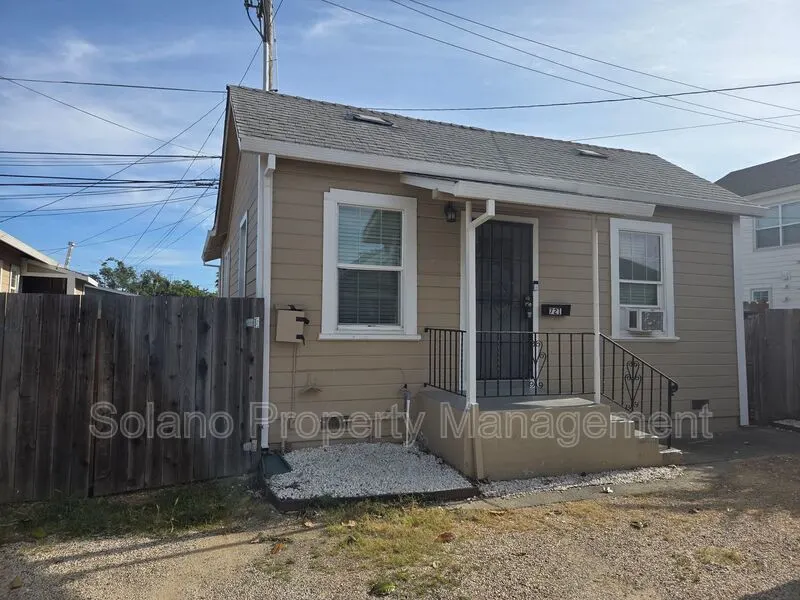 721 Broadway St Fairfield, CA 94533